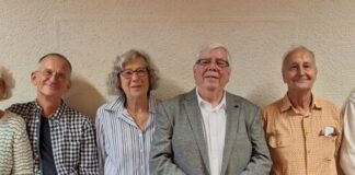 Wechsel im Homberger Vorstand des Bürgervereins Der neue Vorstand, v.l.n.r. Holger Schubert, Inge Komossa, Wolfgang Kopal, Mechthild Dinslage, Klaus Hellwig, Hubert Gamsjäger, Karl Paprotka, Frank Jahreis, Bild: Homberger Bürgerverein