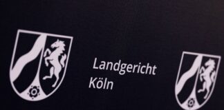 Mann soll Lebensgefährtin mit Hantel erschlagen haben Ein Mann soll seine Lebensgefährtin erschlagen haben - nun kommt es zum Prozess in Köln. (Symbolbild)