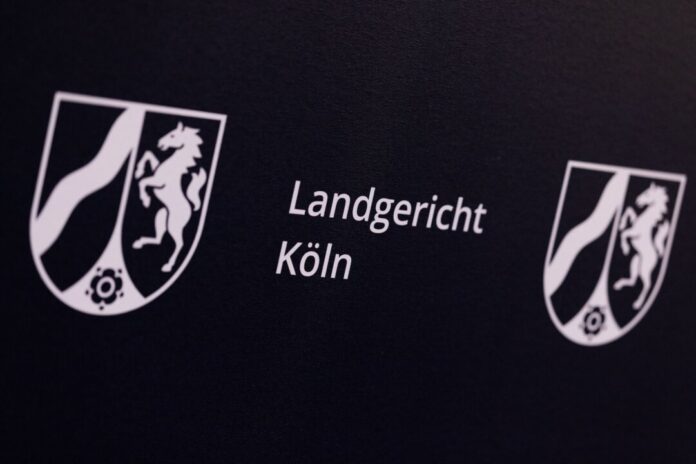 Lebensgefährtin mit Hantel erschlagen Ein Mann soll seine Lebensgefährtin erschlagen haben - nun kommt es zum Prozess in Köln. (Symbolbild)