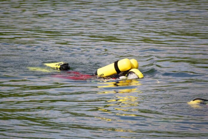 Suche in Badesee nach vermisster Person Der Jugendliche war von einem Boot gefallen.