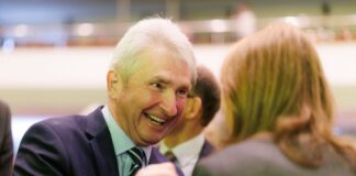 Andreas Pinkwart wird Vorstand der Bertelsmann Stiftung Pinkwart gilt als eines der bekanntesten Gesichter der NRW-FDP - hier bei einem Neujahrsempfang seiner Partei. (Archivbild)