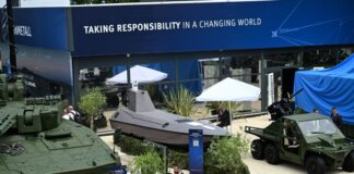 Rheinmetall-Aktienkurs hat sich in Dreivierteljahr halbiert Blick auf den Rheinmetall-Messestand bei der Eurosatory - es waren nicht nur Panzer und andere Militärfahrzeuge zu sehen, sondern auch ein kleines Schiff, und zwar ein Drohnenboot.