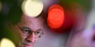 Zehntausende Euro für Fotos von Ministerinnen und Ministern Das Kabinett von Hendrik Wüst (CDU) gibt viel Geld für Fotografen aus