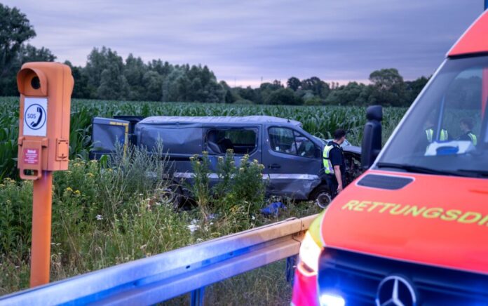 Verkehrsunfall auf der Autobahn 2 Sieben Verletzte gab es bei dem Crash auf der A2 nahe Hamm.
