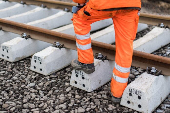 Sanierung der Ruhr-Sieg-Strecke Im kommenden halben Jahr müssen sich Bahnreisende zwischen Siegen und Hagen auf monatelange Zugausfälle einstellen.