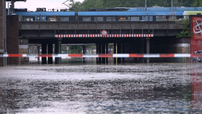 Unwetter in Nordrhein-Westfalen Auch in der Region Rheine kam es zeitweise zu Einschränkungen im Bahnverkehr.
