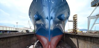 Prognose: Immer mehr Flüssigerdgas-Transporte nach Europa Experten rechnen damit, dass in den kommenden Jahren weltweit immer mehr Flüssigerdgas (LNG) gehandelt wird. Das Foto zeigt den Bug des LNG-Tankschiffs «Maran Gas Amorgos», das kürzlich für eine Wartung in einem Trockendock in Spanien lag.