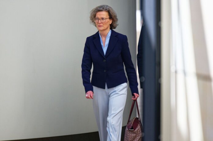 Ina Scharrenbach Wie geht die NRW-Landesregierung mit Vorwürfen von Mobbing und Machtmissbrauch gegenüber ihren Beschäftigen um? Dieser Frage möchte die SPD-Fraktion im Untersuchungsausschuss nachgehen. (Archivbild)