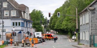 Stadt fordert Abriss von einsturzgefährdetem Haus Ärger am Wiedener Kreuz in Wuppertal
