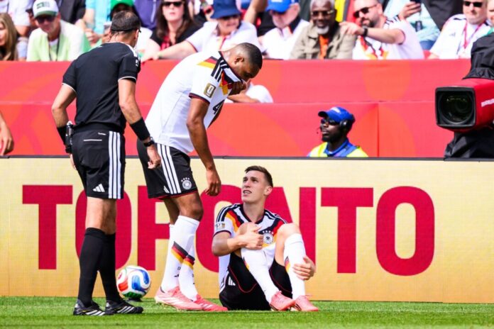 WM 2026 - Deutschland - Elfenbeinküste Nico Schlotterbeck verletzte sich im Spiel gegen die Elfenbeinküste am linken Sprunggelenk.
