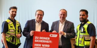7.000 Angriffe auf Zugbegleiter – Kann die KI helfen? Deutlichere Hinweise auf die Videoüberwachung in Zügen sollen Straftäter abschrecken.