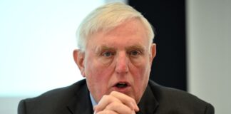 Laumann warnt vor Klinik-Pleiten durch Sparpaket Nordrhein-Westfalens Gesundheitsminister Karl-Josef Laumann (CDU) will freigemeinnützige Kliniken, die für die Grundversorgung wichtig sind, schützen. (Archivbild)