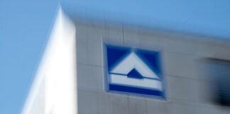 Hochtief-Aktien immer wertvoller: Baukonzern jetzt im Dax Ab Montag ist der Essener Baukonzern Hochtief im Aktien-Leitindex Dax, in dem die 40 größten börsennotierten Unternehmen Deutschlands vertreten sind.