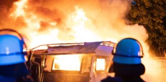 Verletzte und großer Schaden nach Brand auf Campingplatz Das Feuer brach am frühen Morgen aus.