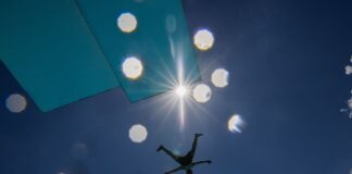 Saarland knackt 35-Grad-Marke Sprung ins kühle Nass: Vielerorts haben Menschen Abkühlung in Freibädern gesucht. (Symbolbild)