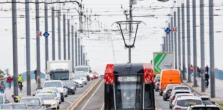 Neue Park&Ride-Plätze in Bonn ergänzen kostenlosen ÖPNV Weil die Bonner Nordbrücke gesperrt ist, sind die anderen beiden Bonner Brücken deutlich stärker belastet als zuvor.
