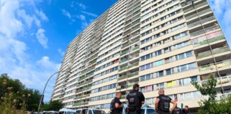 Möglicher Sozialbetrug – Behörden durchsuchen «Weiße Riesen» Die Hochhäuser in Duisburg gerieten in den vergangenen Jahren wiederholt in die Schlagzeilen.