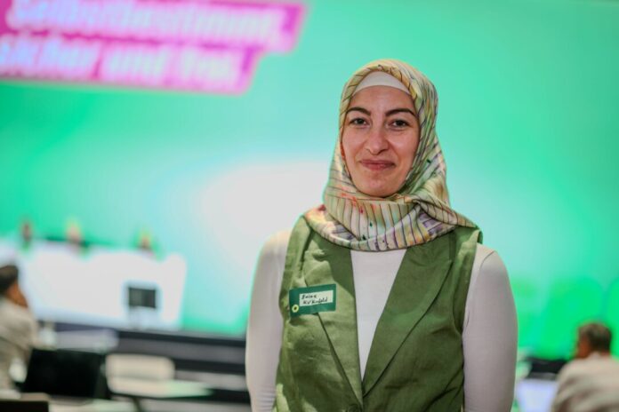 Landesparteitag Grüne Nordrhein-Westfalen Was menschenverachtende dahingeworfene Worte bei Betroffenen auslösen, erzählt eine junge Muslima beim Landesparteitag der Grünen.