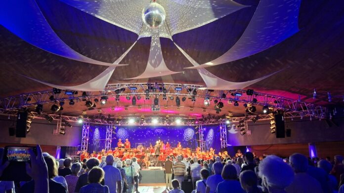 Standing Ovations gab es beim Festkonzert „Bridging Cultures in Music“. Foto: DBG Standing Ovations gab es beim Festkonzert „Bridging Cultures in Music“. Foto: DBG