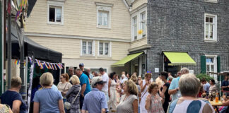 Langenberg wird “kulturinarisch”: Rock und Blues bei Cocktails auf dem kleinsten Strand der Welt