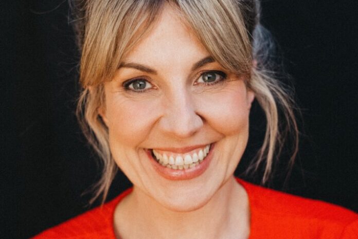 Die preisgekrönte Comedienne Nora Boeckler kommt am 9. September in die Manege Lintorf. Foto: Nora Boeckler Die preisgekrönte Comedienne Nora Boeckler kommt am 9. September in die Manege Lintorf. Foto: Nora Boeckler