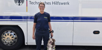 THW: Ratinger Rettungsduo zurück aus Venezuela Nach ihrem Auslandseinsatz in Venezuela sind Christine und ihr Rettungshund Clooney stolz, sichtlich geschafft, aber gesund nach Ratingen zurückgekehrt. Foto: THW/Sebastian Vogler
