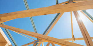 Hitzeschutz bei Bau und Sanierung Die klimatischen Veränderungen stellen Anforderungen auch an Bauherren. Foto: VZ NRW/adpic
