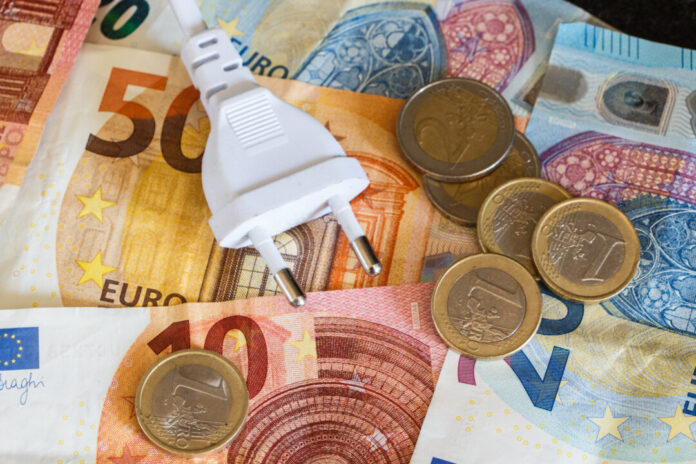 In den Ferien kann man einige Euro an Strom sparen. Foto: VZ NRW/adpic In den Ferien kann man einige Euro an Strom sparen. Foto: VZ NRW/adpic