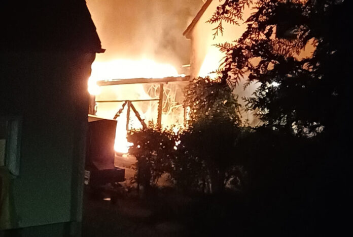 In Lintorf kam es zu dem Brand. Foto: Feuerwehr Ratingen