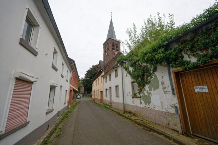 Braunkohle-Dorf Keyenberg Das Braunkohle-Dorf Keyenberg heißt ab jetzt Alt-Keyenberg (Archivbild).