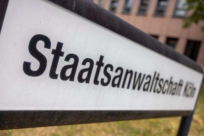 Staatsanwaltschaft Köln Bei der Durchsuchung wurden Datenträger sichergestellt. (Symbolbild)