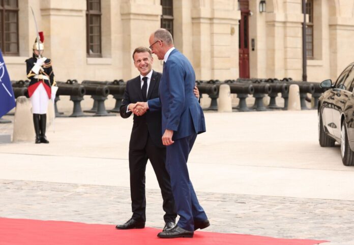 Macron und Merz Am Montag wurde Merz von Macron in Paris empfangen. (Archivbild)