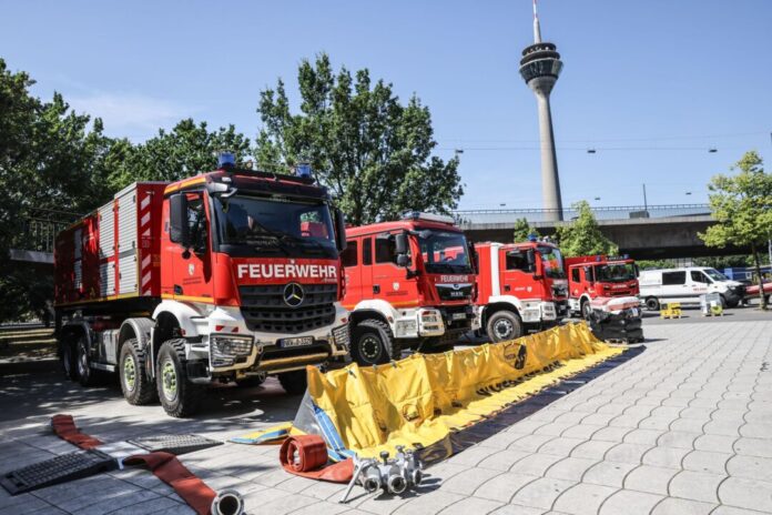Vorstellung aktueller Hochwasserschutzfahrzeuge Einige Fahrzeuge für den Katastrophenschutz wurden speziell für den Einsatz in NRW konzipiert.
