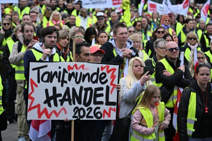 Warnstreiks im Handel - Dortmund Handelsbeschäftigte streikten in den vergangenen Wochen mehrfach für höhere Löhne. (Archivbild)