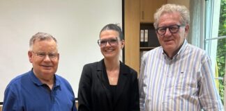 Wohnungsnot in Haan bekämpfen: Forderung von raschem Handeln Giulia Baran (SPD-Landtagskandidatin) mit Hans-Jochem Witzke (Vorsitzender Mieterbund NRW) und Gerd-Peter Heinrichs (AG 60plus). Foto: SPD