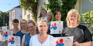 Spuren sichern: Bodenaufkleber zu sexualisierter Gewalt