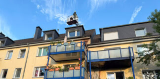 Feuerwehr rückt zu Brand in Essen-Werden aus Drei Balkone wurden durch das Feuer in Mitleidenschaft gezogen; Foto: Feuerwehr Essen