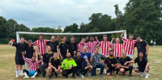“Bomberos” liefern packenden Halbfinal-Krimi in der Lohausenliga Trotz Niederlage: Gute Stimmung bei den Bomberos. Foto: TuS 08 Lintorf