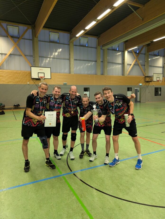 Die Hobby-Volleyballer des TuS Lintorf. Foto: TuS 08 Lintorf Die Hobby-Volleyballer des TuS Lintorf. Foto: TuS 08 Lintorf