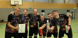 Double perfekt: Hobby-Volleyballer des TuS Lintorf holen auch den Pokal Die Hobby-Volleyballer des TuS Lintorf. Foto: TuS 08 Lintorf
