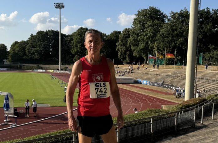 Meinolf Runte nach seinem erfolgreichem Lauf über 1.500 Meter. Foto: TuS Breitscheid/privat Meinolf Runte nach seinem erfolgreichem Lauf über 1.500 Meter. Foto: TuS Breitscheid/privat
