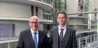 Ratinger blickt hinter die Kulissen des Bundestages in Berlin