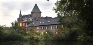 Ratingens Schlösser und Burgen öffnen ihre Tore Schloss Linnep in Breitscheid blickt auf eine vermutlich mehr als 1000-jährige Geschichte zurück. Foto: Achim Blazy