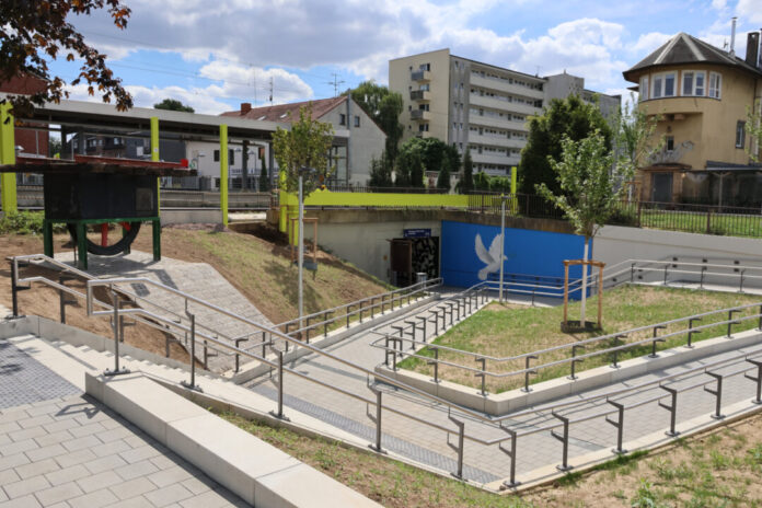 Umgestaltung des Vorplatzes am Hochdahl S-Bahnhof Der Vorplatz in neuem Gewand. Foto: Stadt Erkrath