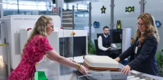 Neue Kontrolltechnik am Flughafen Köln/Bonn eingeführt Eine neue Anlage mit elf modernen CT-Kontrollspuren und Scannern soll künftig für schnellere, komfortablere und effizientere Abläufe sorgen.