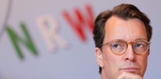 Krankschreibung ab Tag eins? Wüst sieht Klärungsbedarf NRW-Ministerpräsident Hendrik Wüst (CDU) sieht Klarstellungsbedarf beim umstrittenen Plan der Bundesregierung zu Krankschreibungen im Job.
