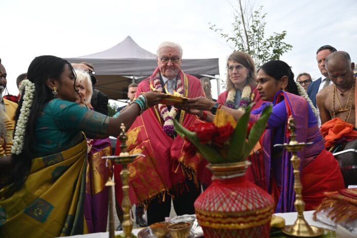 Bundespräsident Steinmeier beim großen Tempelfest Der Bundespräsident äußert sich erschüttert über den Angriff beim CSD in Berlin.