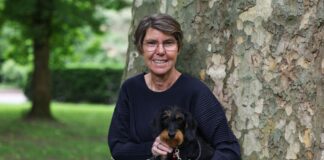 Bettina Böttinger wird 70 – aber feiert erst ’27 Bettina und ihre Ilse - zu diesem Doppel kam es, als sie sich nach ihrem Ausstieg beim «Kölner Treff» einen zweiten Hund gönnte.