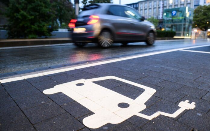 E-Mobilität Elektroautos sind im Aufwind - aber nicht überall gleichermaßen. (Archivbild)