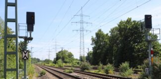 Gesperrte Bahnstrecke wird wieder freigegeben Die seit Freitag gesperrte Bahnstrecke zwischen Köln und Düsseldorf wird wieder freigegeben. (Archivbild)